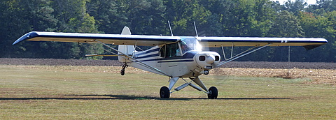 Piper Super Cub at Campbell Field Airport